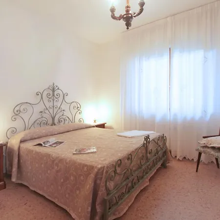 Lavinia By Interhome פורטה דיי מארמי